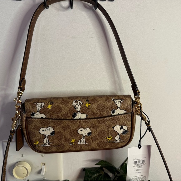 NWT Coach X Peanuts Hailey Flap Bag In Signature Canvas With Snoopy Print - Picture 5 of 10